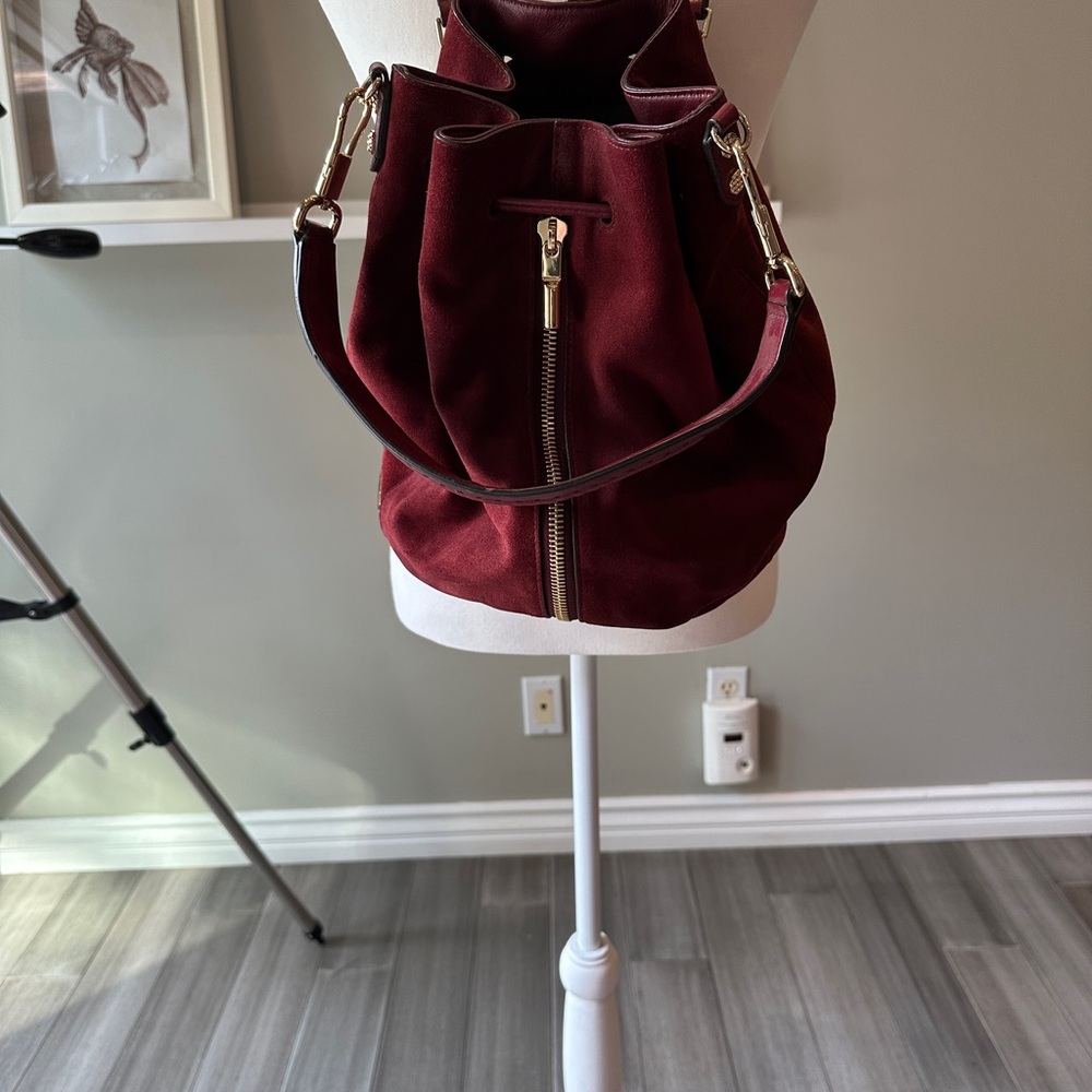 Elegant Burgundy Suede Bucket Bag - Picture 2 of 5